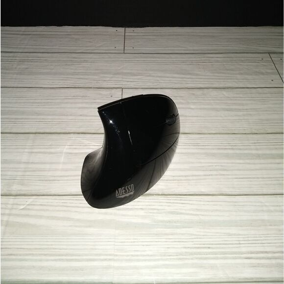 Adesso iMouse E10 2.4 GHz RF Adjustable DPI Wireless Vertical Ergonomic Mouse - Picture 1 of 9